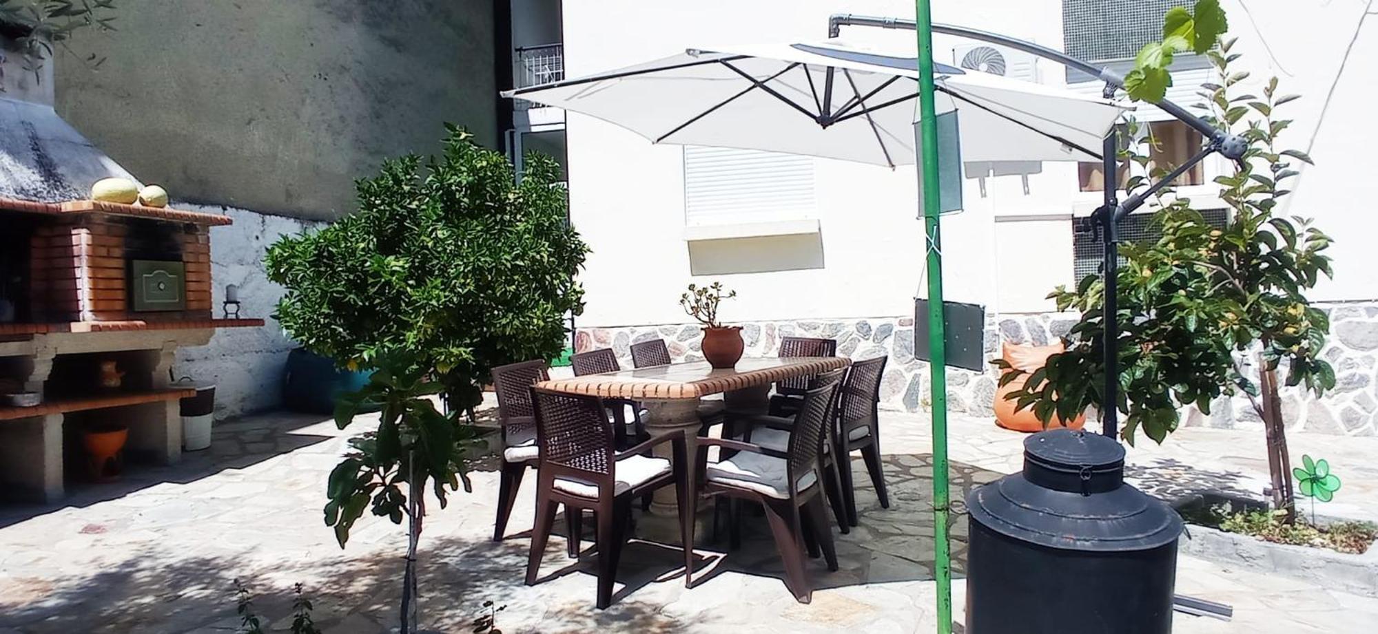 Local Os Maias Homestay *