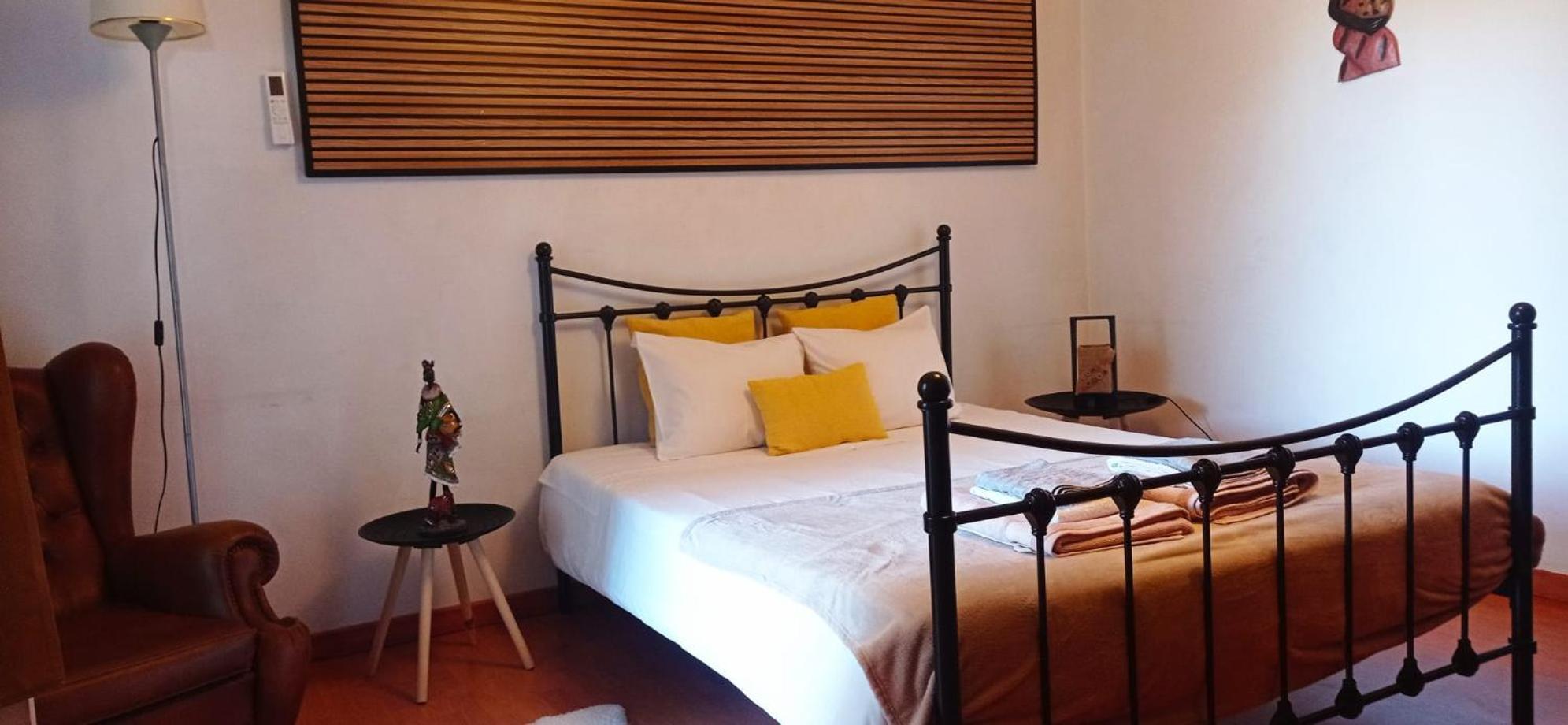 Local Os Maias Homestay *