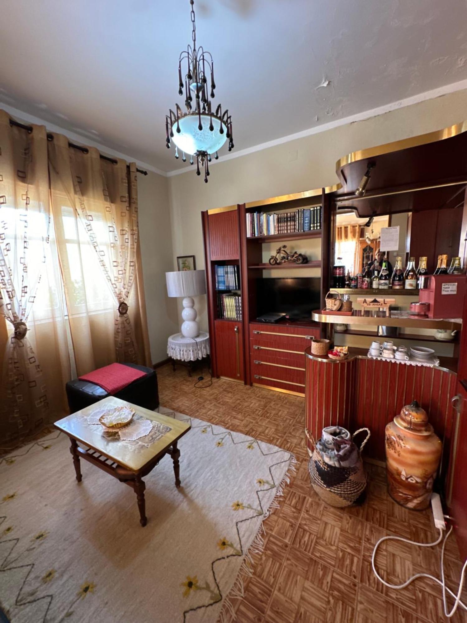 Local Os Maias Homestay *