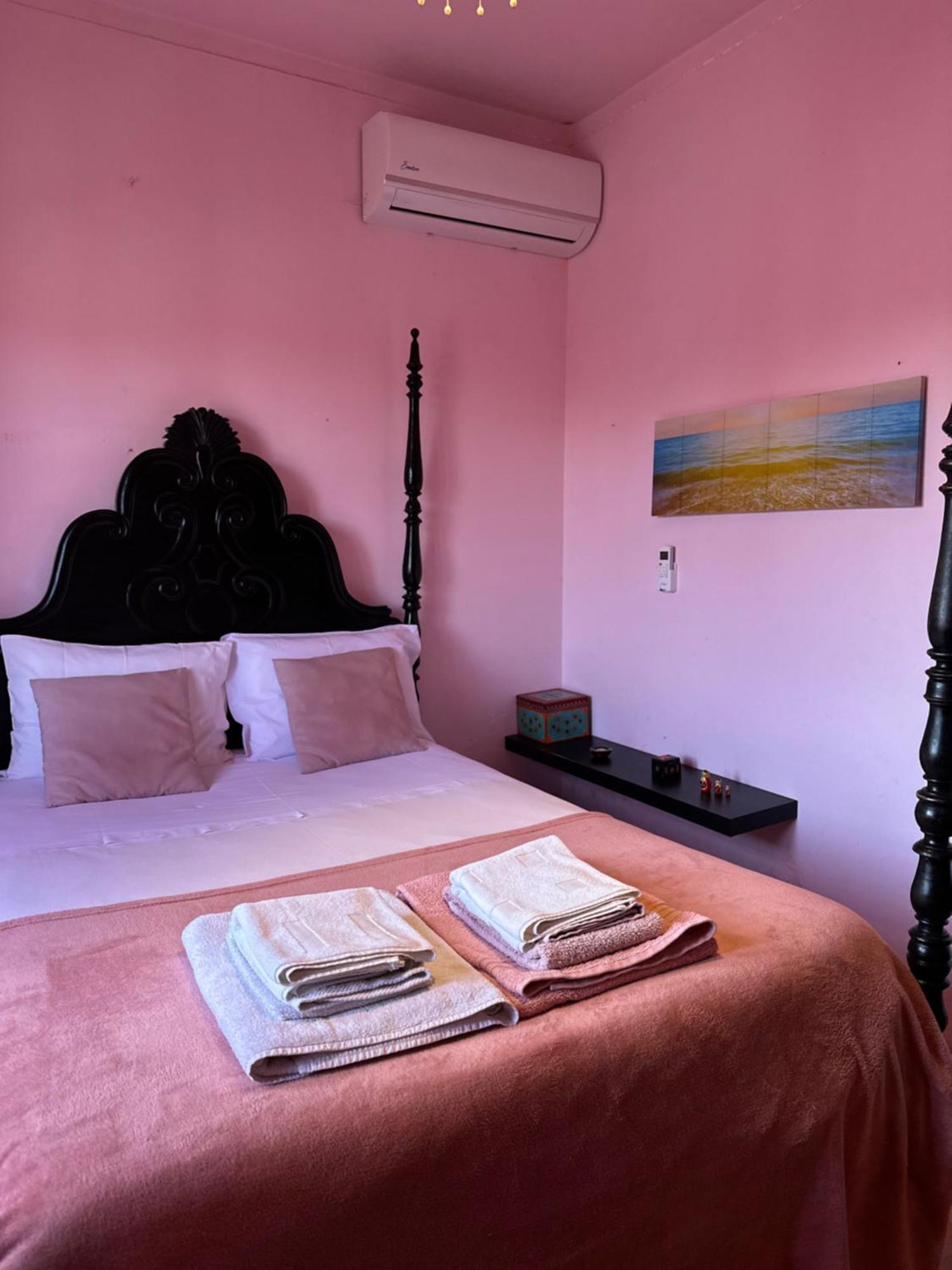 Homestay Local Os Maias
