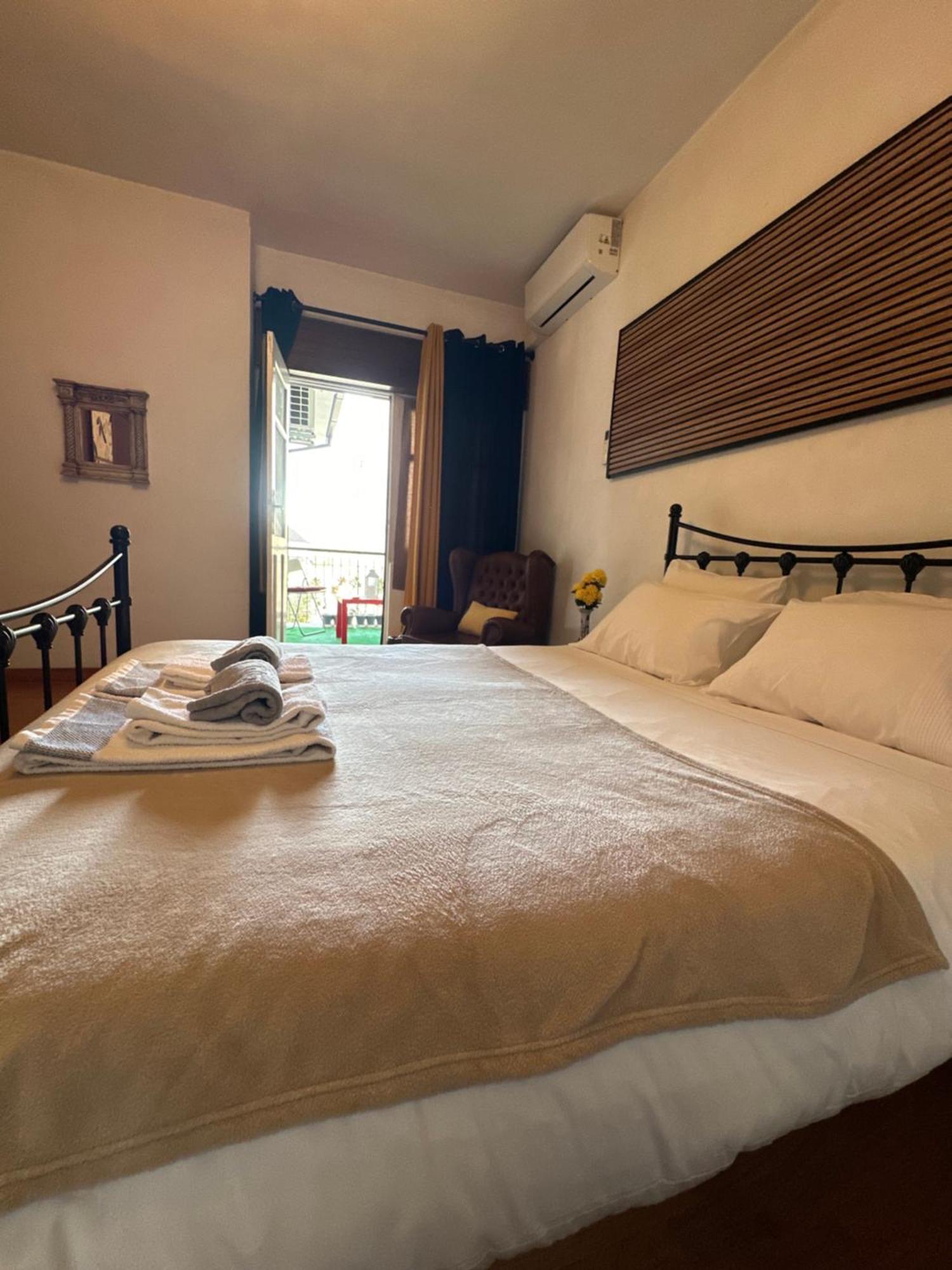Homestay Local Os Maias